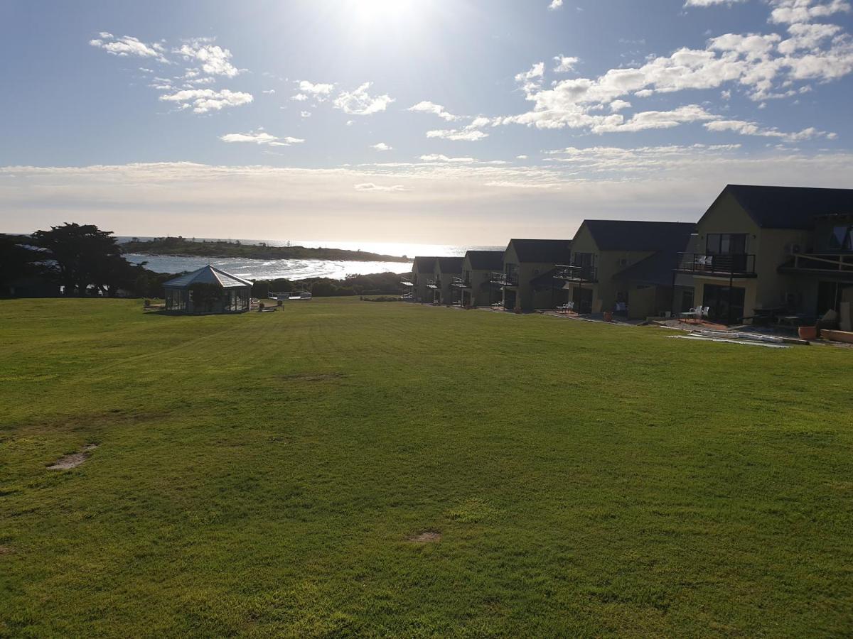 Diamond Island Resort, Restaurant & Bar And Penguin Show Bicheno Exterior photo