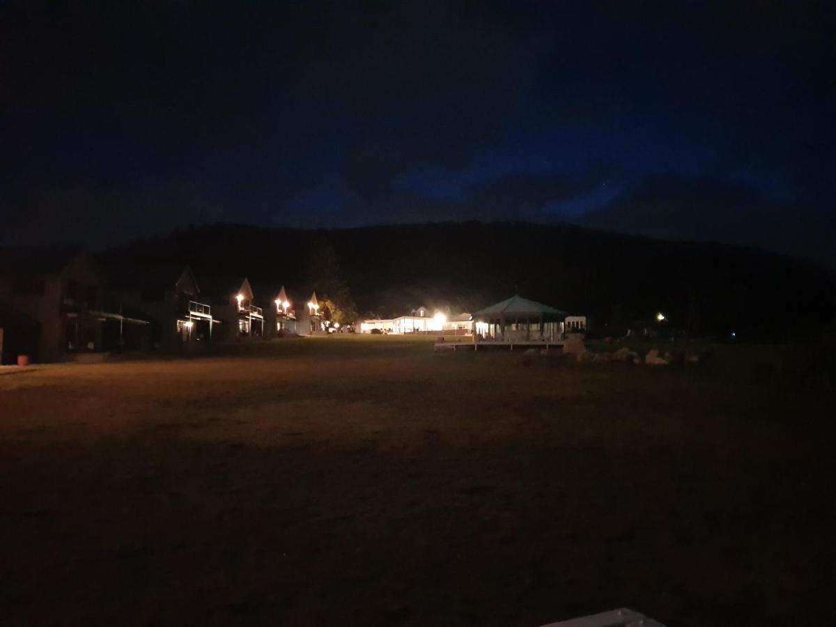 Diamond Island Resort, Restaurant & Bar And Penguin Show Bicheno Exterior photo